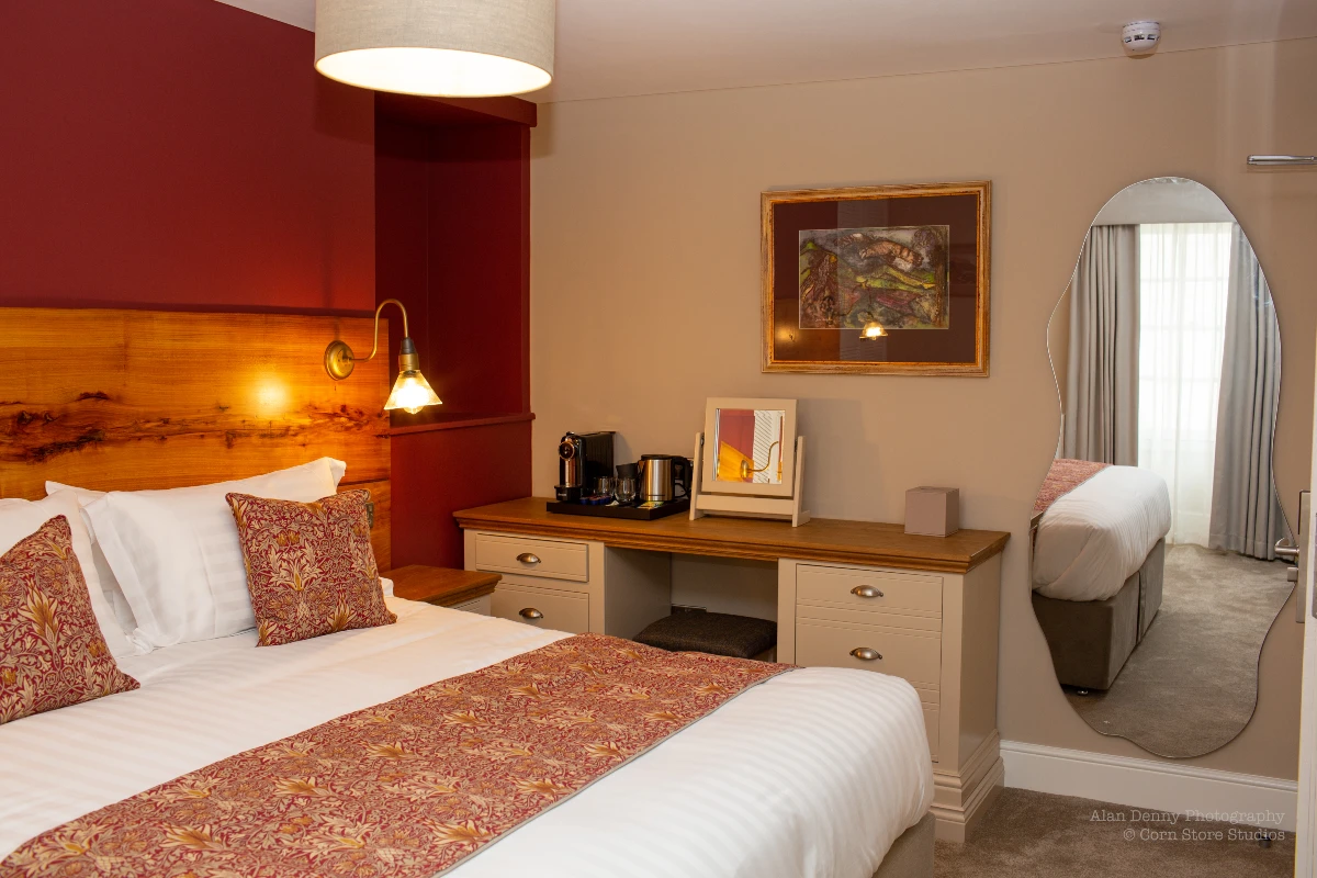 Castle Coaching Inn hotel room